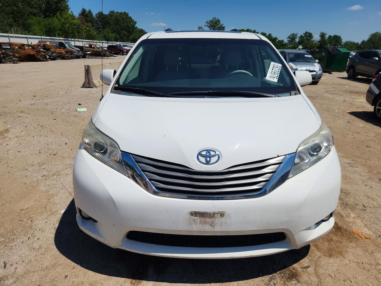 5TDYK3DC6ES407845 · 2014 TOYOTA SIENNA · 5/14