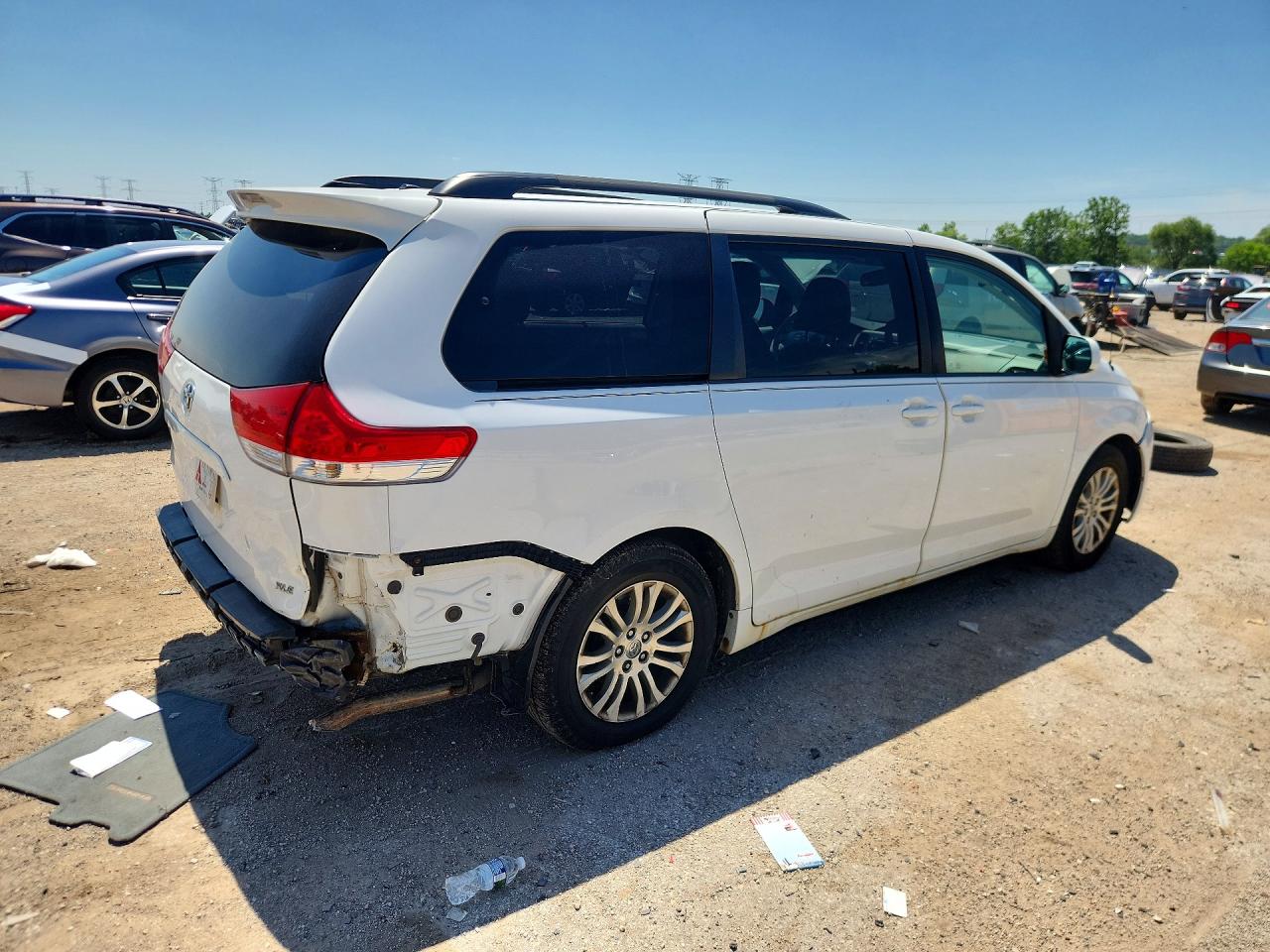 5TDYK3DC6ES407845 · 2014 TOYOTA SIENNA · 3/14