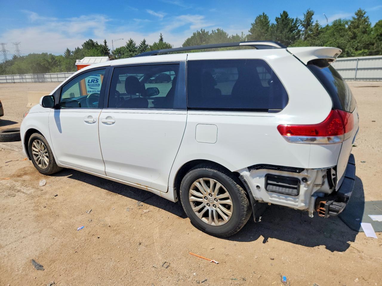 5TDYK3DC6ES407845 · 2014 TOYOTA SIENNA · 2/14