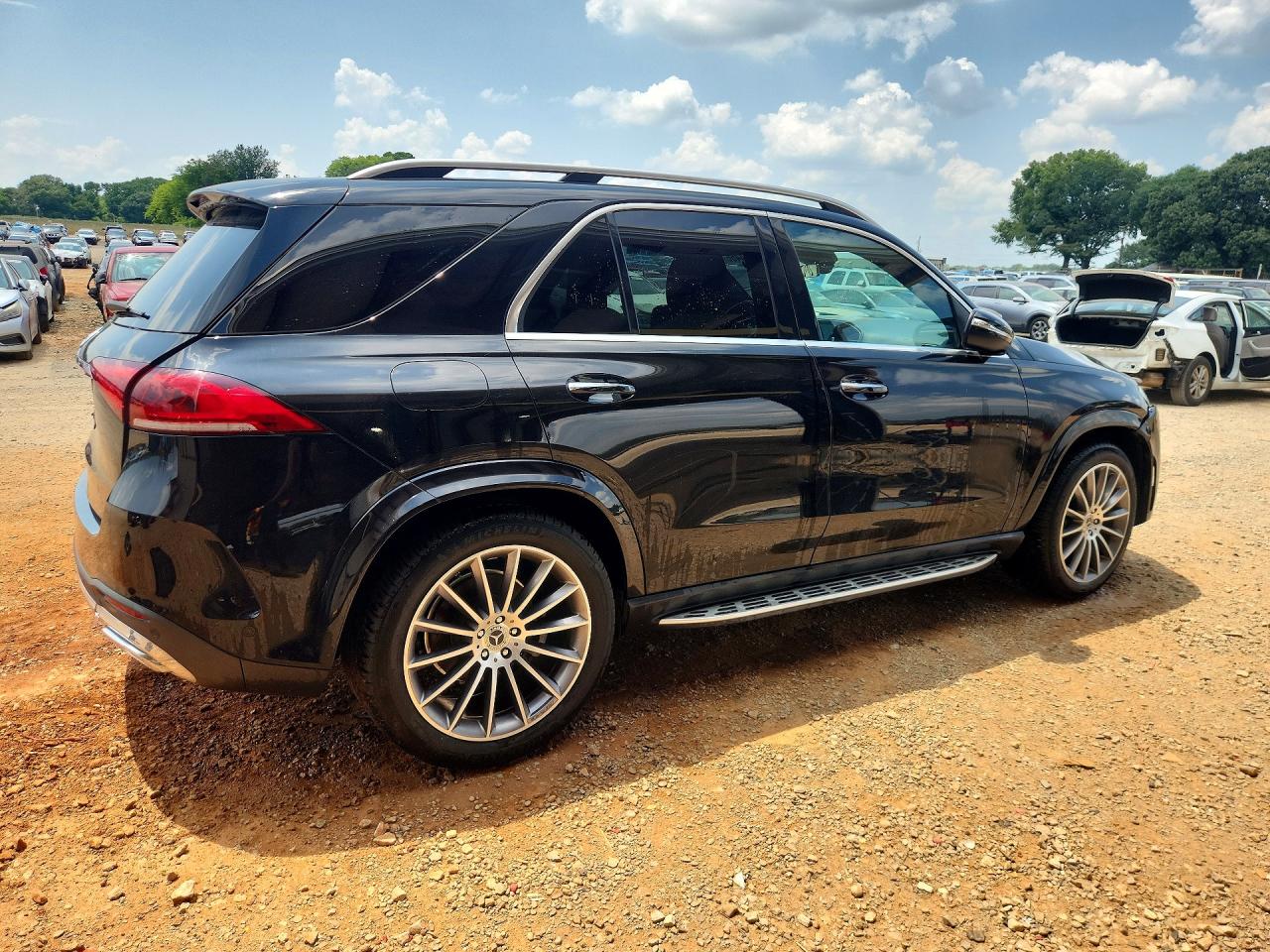 4JGFB4JB7MA436397 · 2021 MERCEDES-BENZ GLE · 3/13