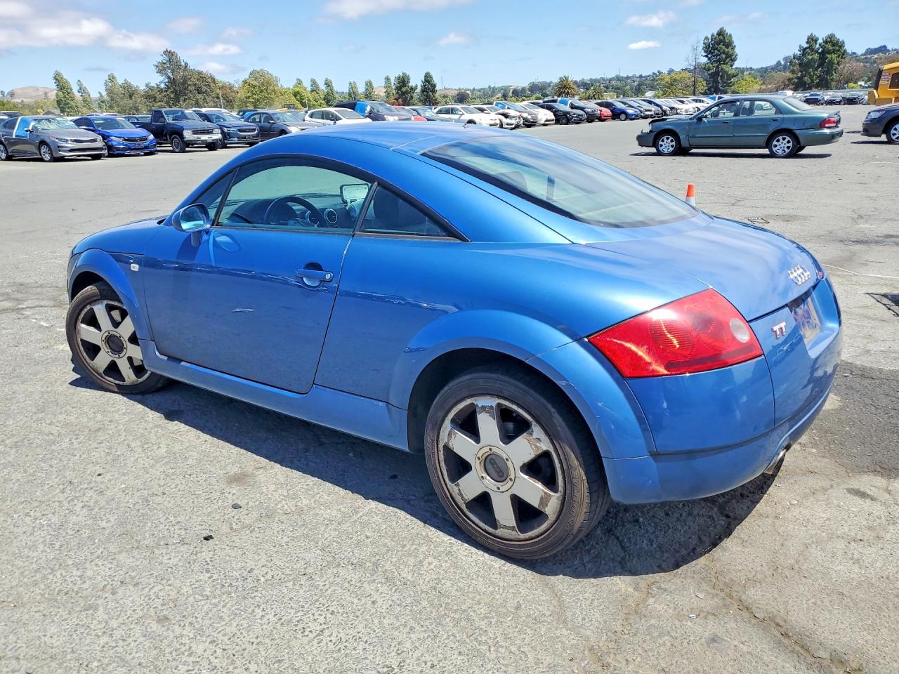 TRUTC28N2Y1029415 · 2000 AUDI TT · 2/12