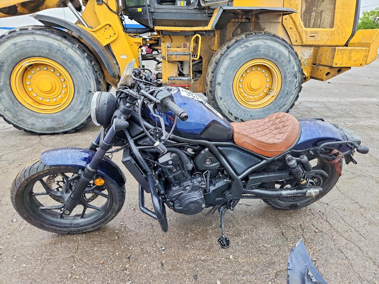 JH2SC8710SK001077 · 2025 HONDA CMX1100 · 3/9
