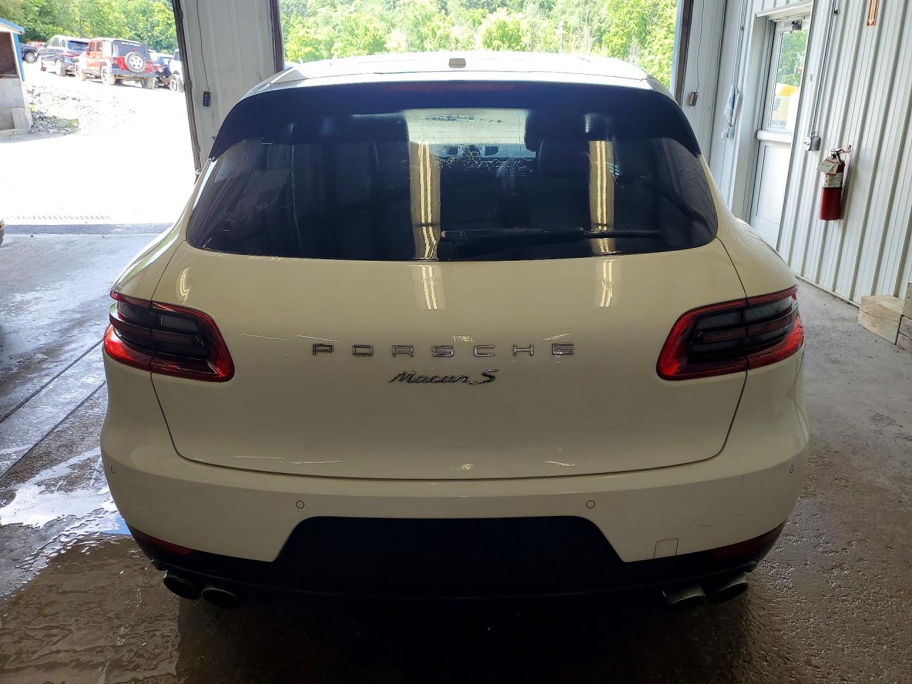 WP1AB2A57HLB13179 · 2017 PORSCHE MACAN · 6/13