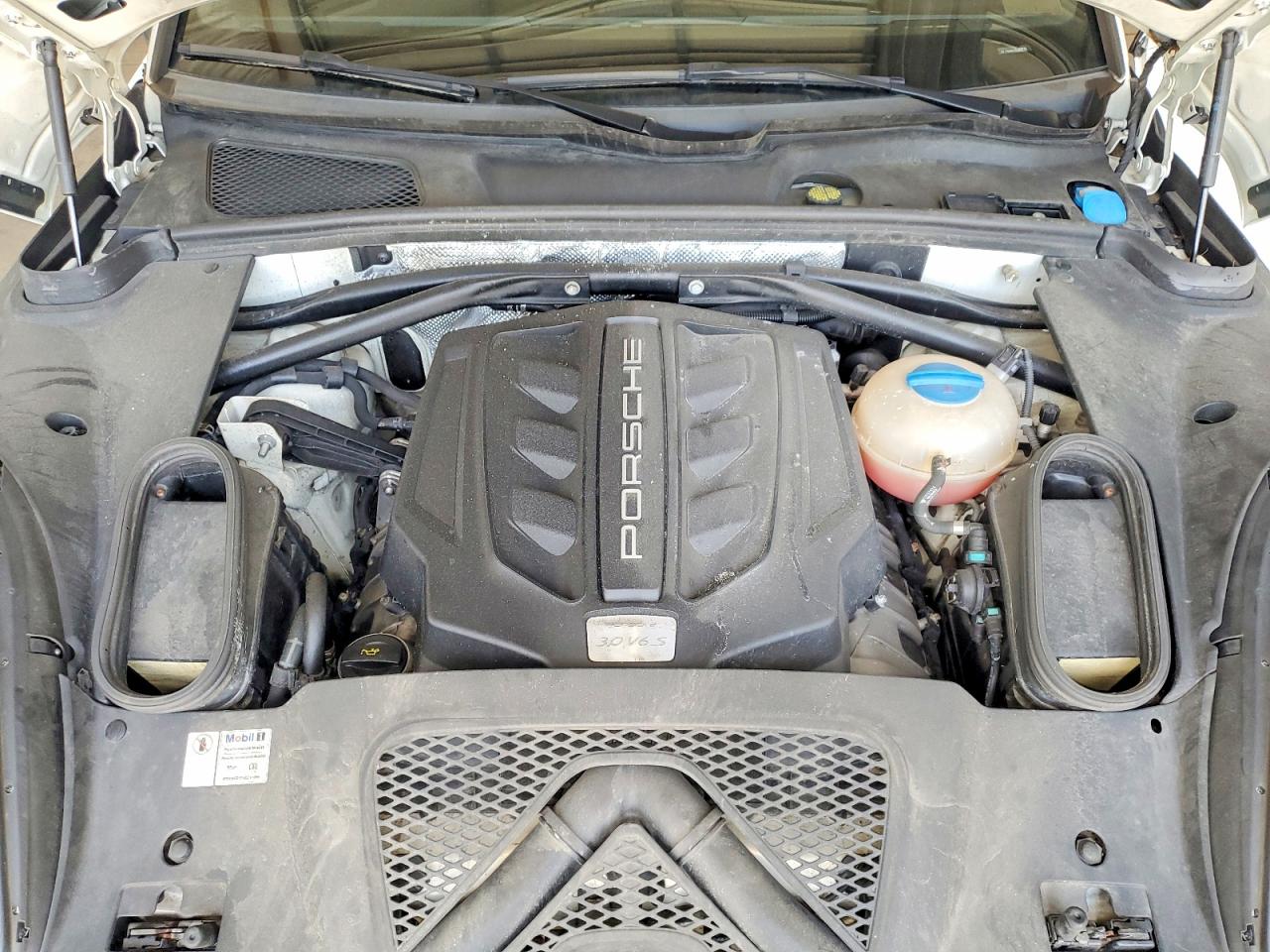 WP1AB2A57HLB13179 · 2017 PORSCHE MACAN · 12/13