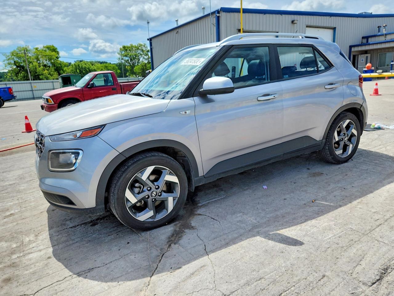 KMHRC8A32SU361498 · 2025 HYUNDAI VENUE