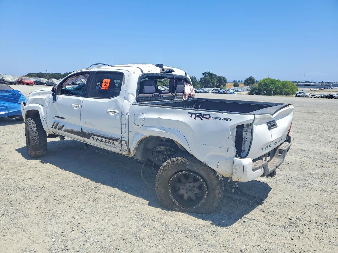 3TMAZ5CN4HM033011 · 2017 TOYOTA TACOMA · 2/12