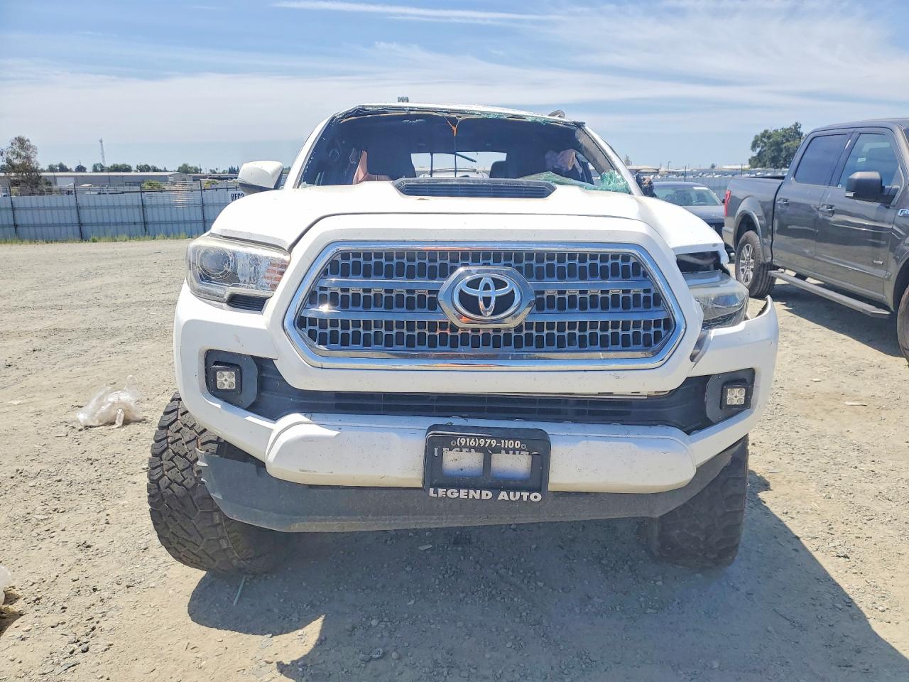 3TMAZ5CN4HM033011 · 2017 TOYOTA TACOMA · 5/12