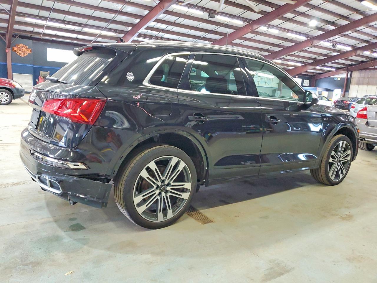 WA1C4AFY0J2042303 · 2018 AUDI SQ5 · 3/13