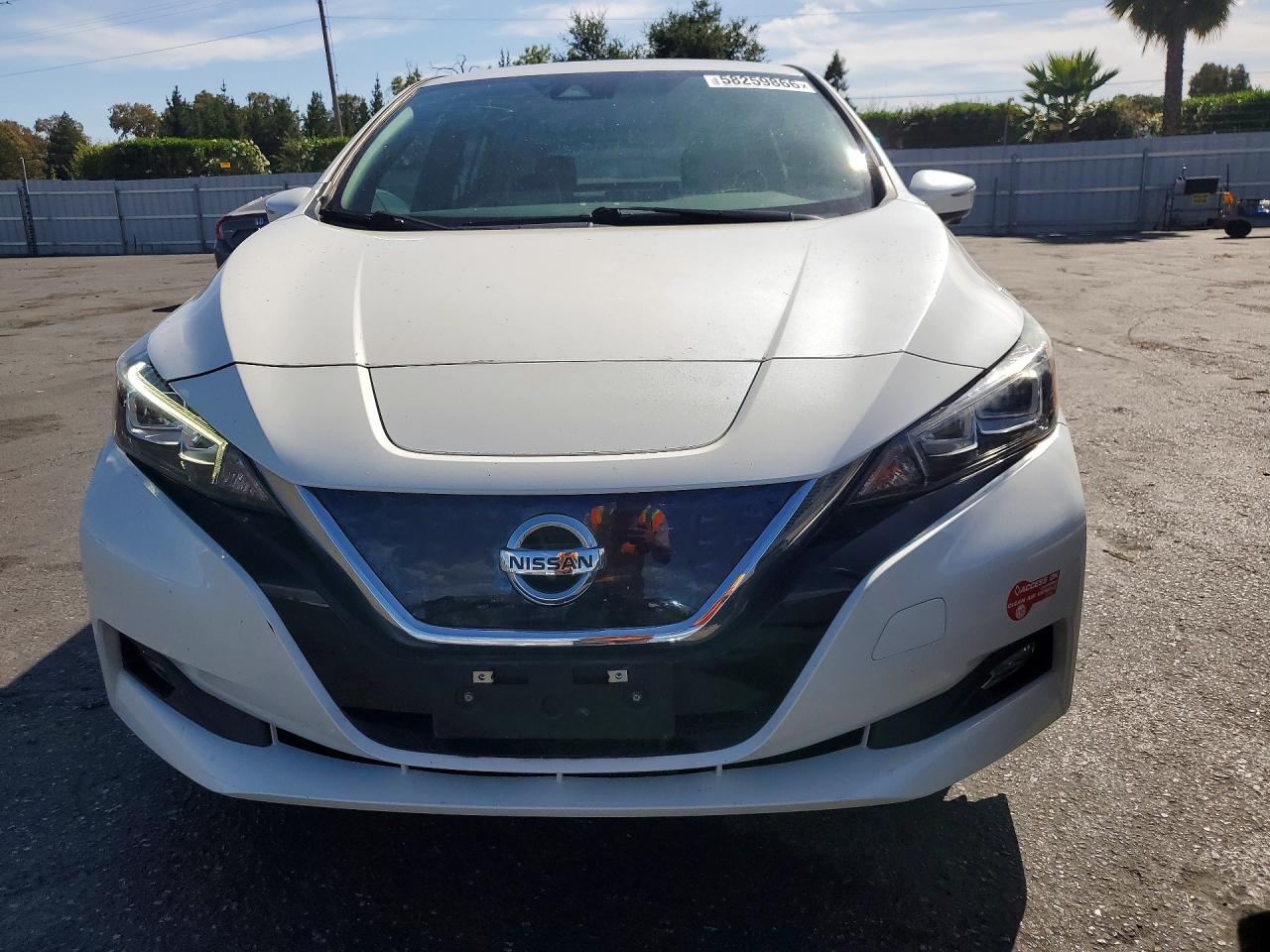 2018 NISSAN LEAF · 5/13