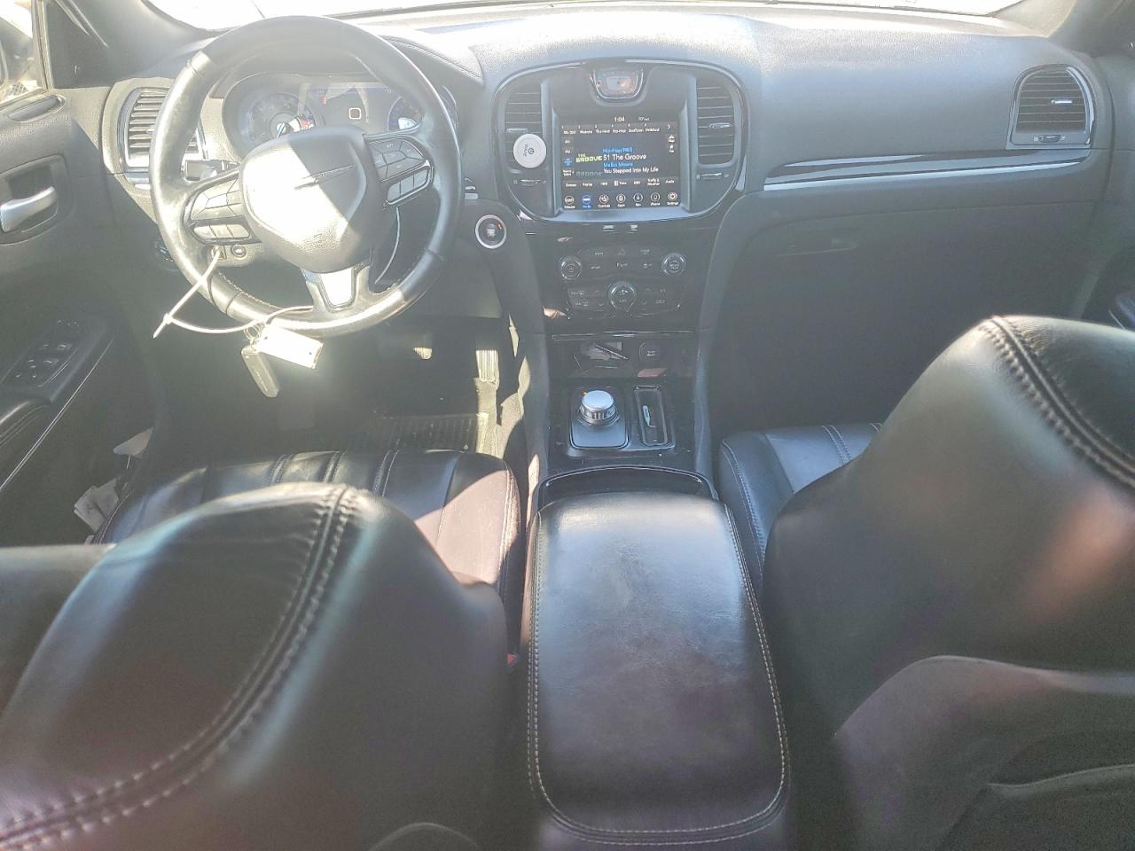 2C3CCAGG6JH165615 · 2018 CHRYSLER 300 · 8/12
