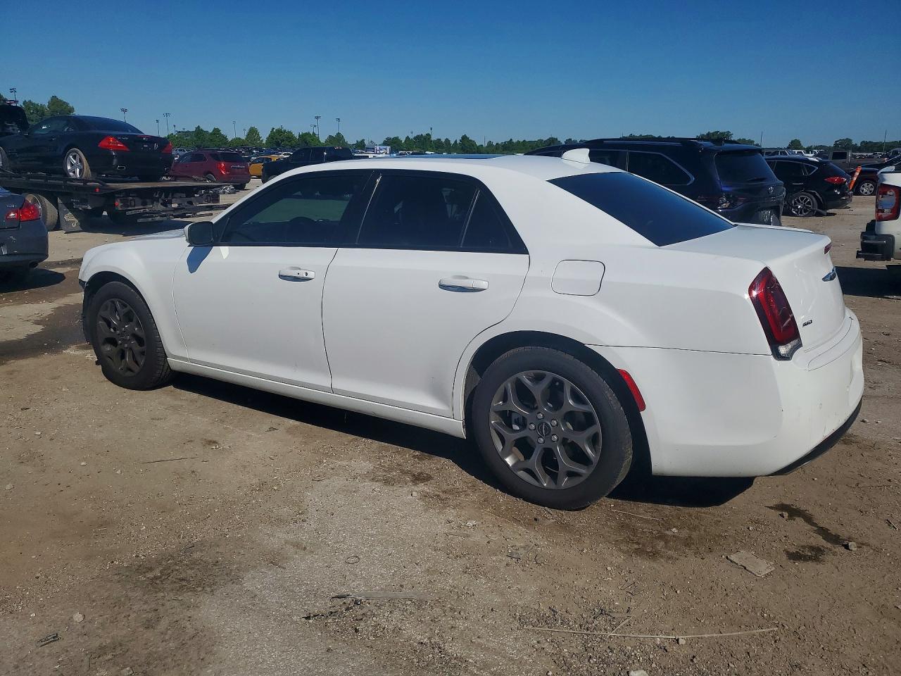 2C3CCAGG6JH165615 · 2018 CHRYSLER 300 · 2/12