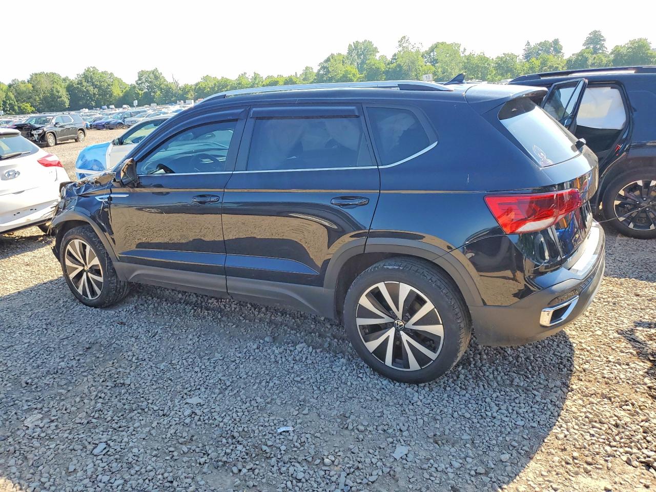 3VVWX7B2XNM098456 · 2022 VOLKSWAGEN TAOS · 2/14