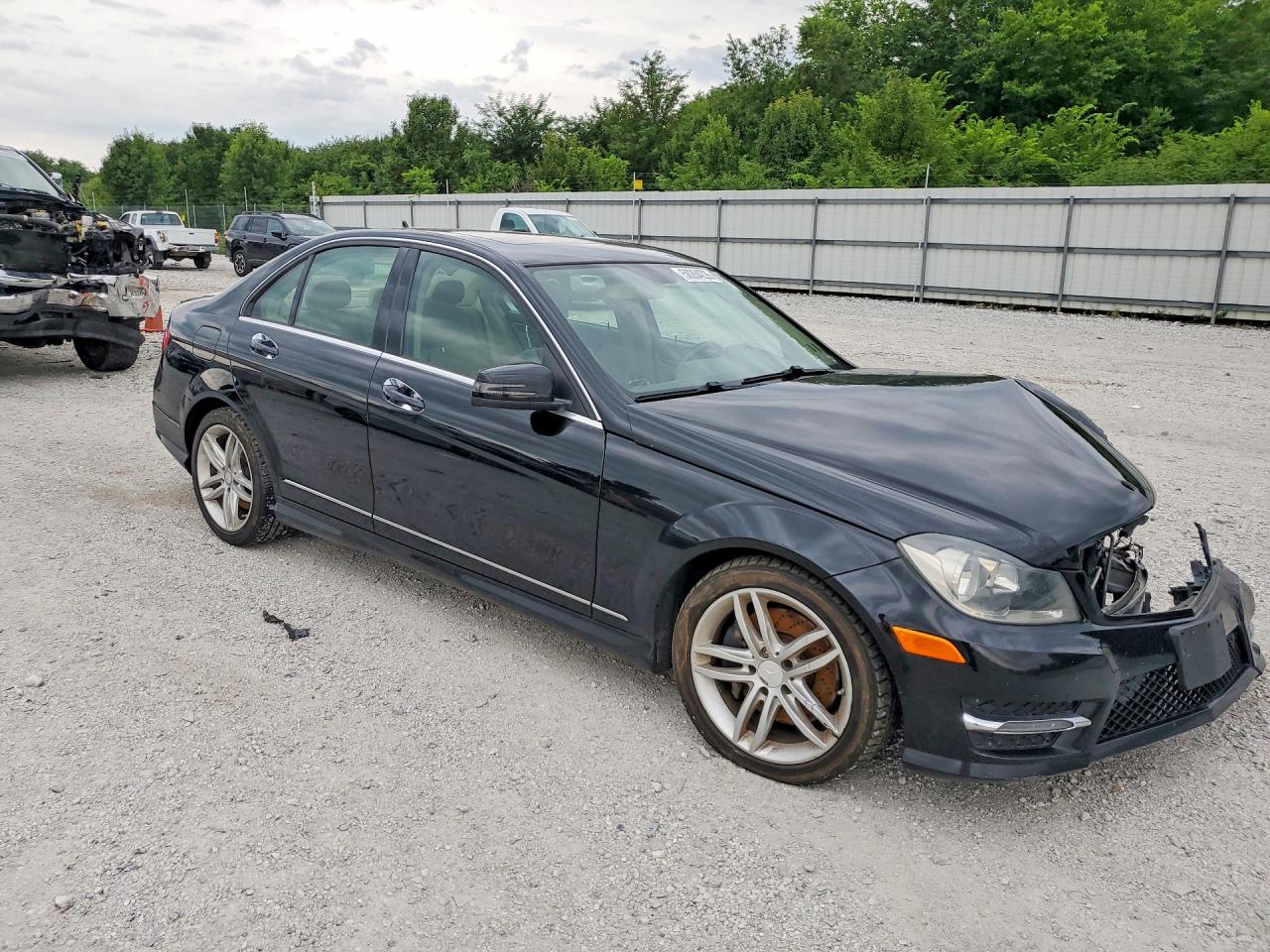 WDDGF8AB6DG124238 · 2013 MERCEDES-BENZ C · 4/13
