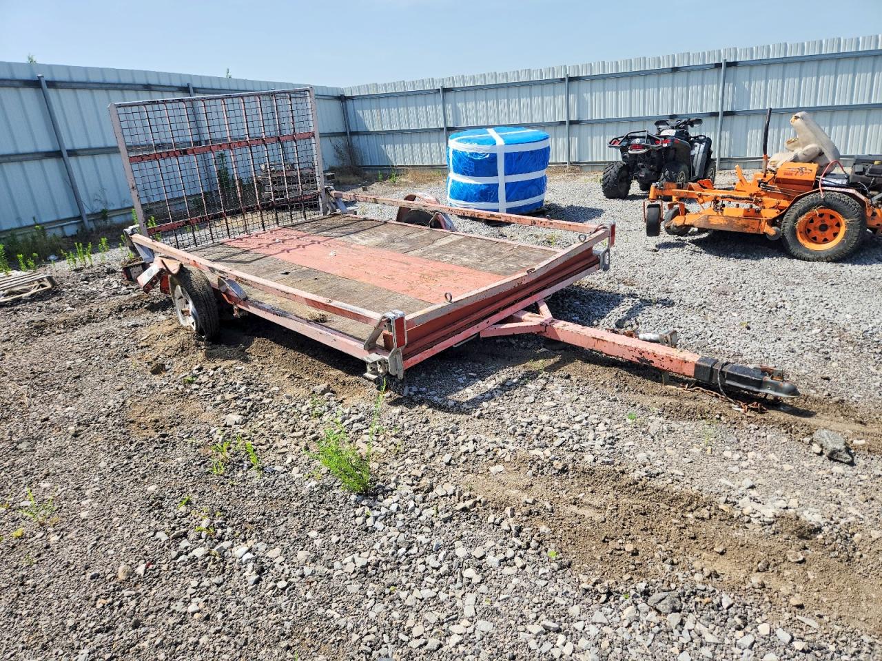 2SWUW11A62G049175 · 2002 URWI TRAILER