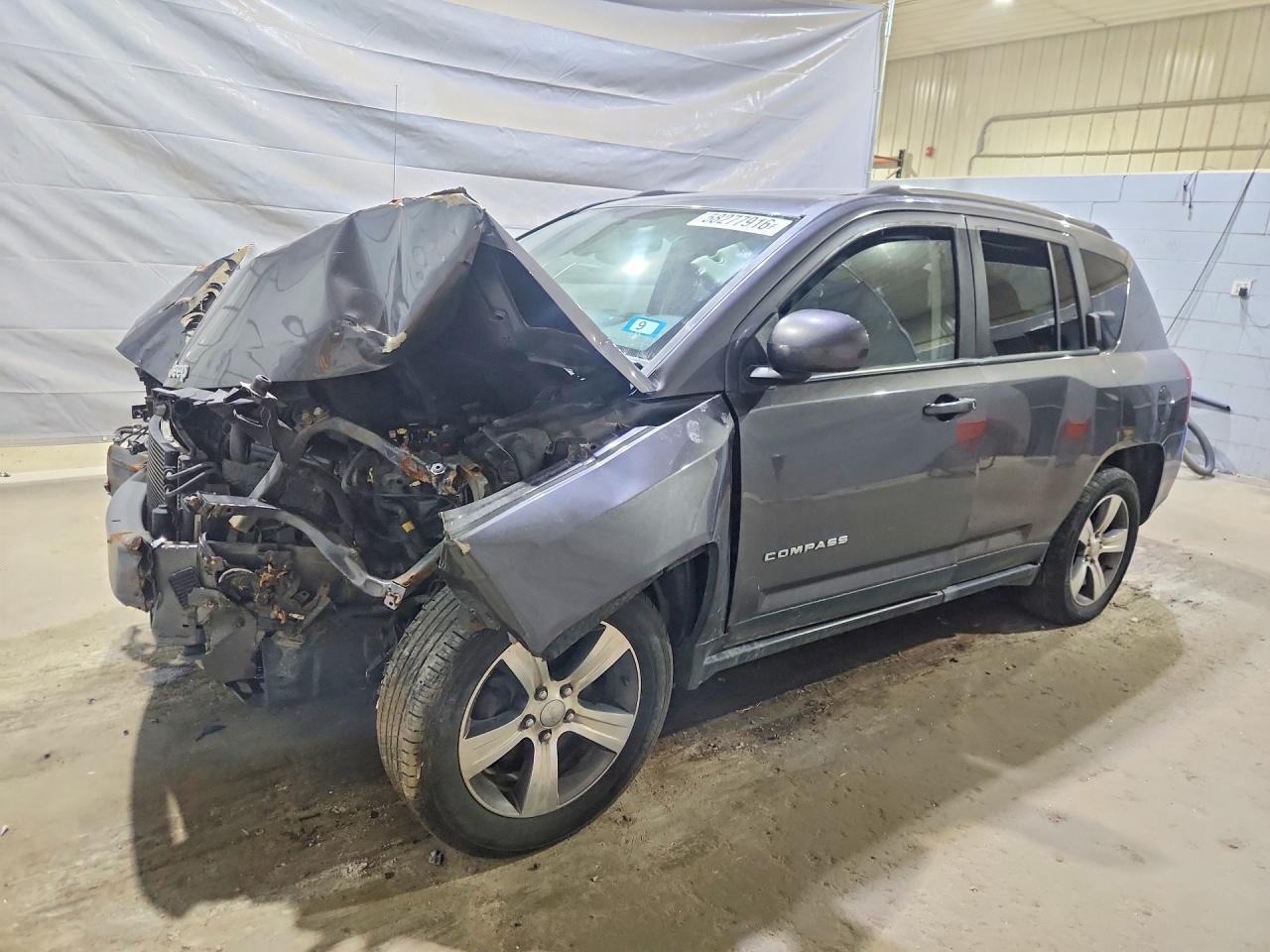 1C4NJDEB1GD696360 · 2016 JEEP COMPASS