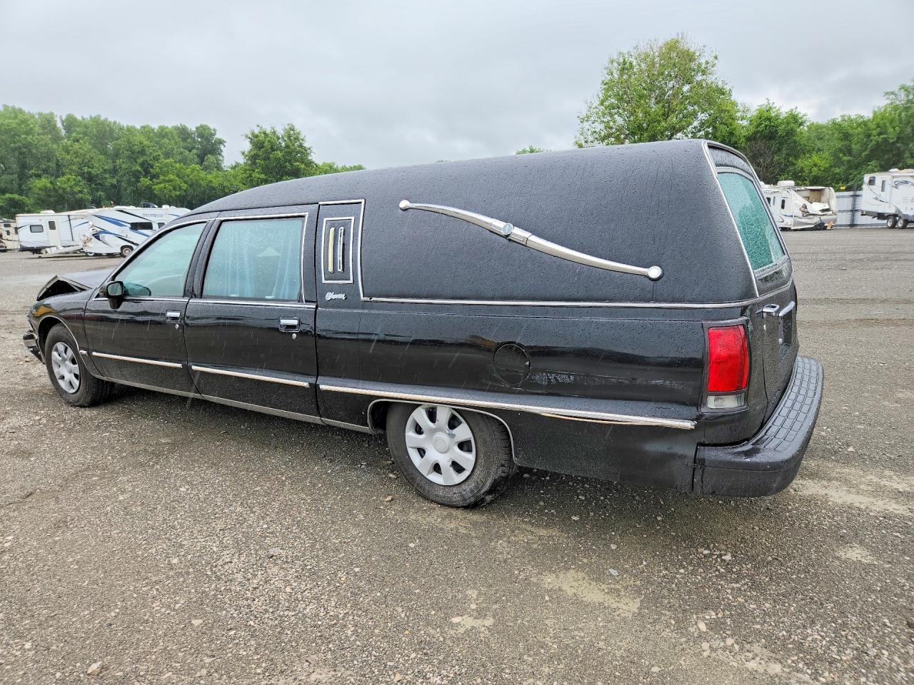 4GLDB90E5MW400939 · 1991 BUICK ROADMASTER · 2/13