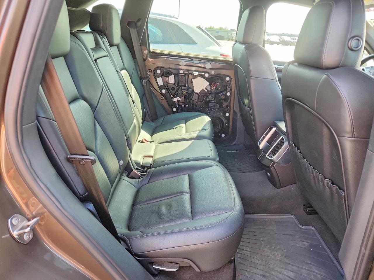 WP1AA2A29DLA03172 · 2013 PORSCHE CAYENNE · 10/13