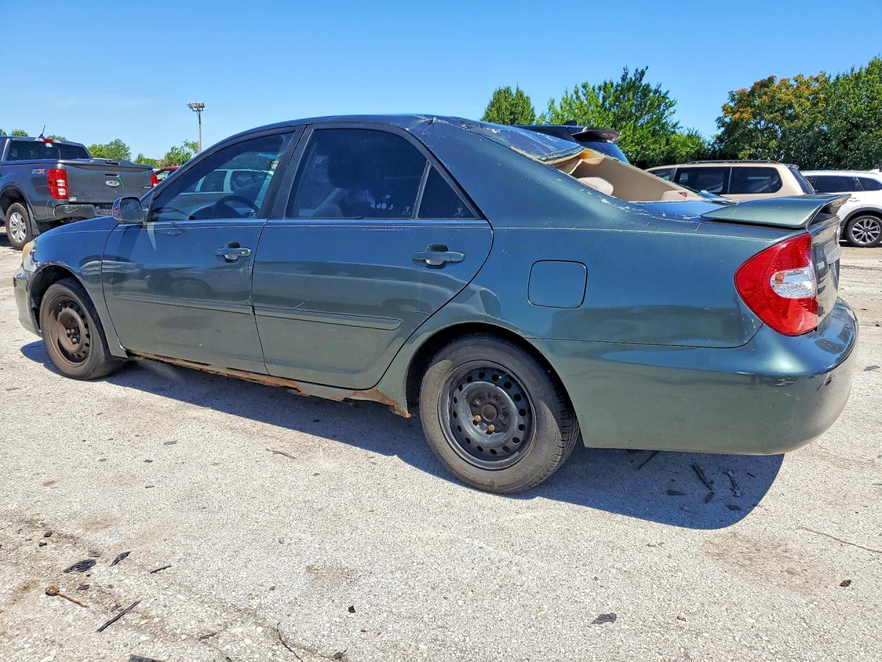 4T1BE32K02U515873 · 2002 TOYOTA CAMRY · 2/12