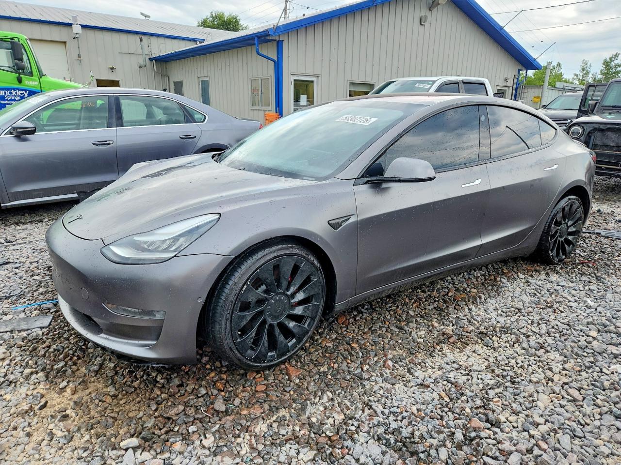 5YJ3E1EB2JF079236 · 2018 TESLA MODEL 3