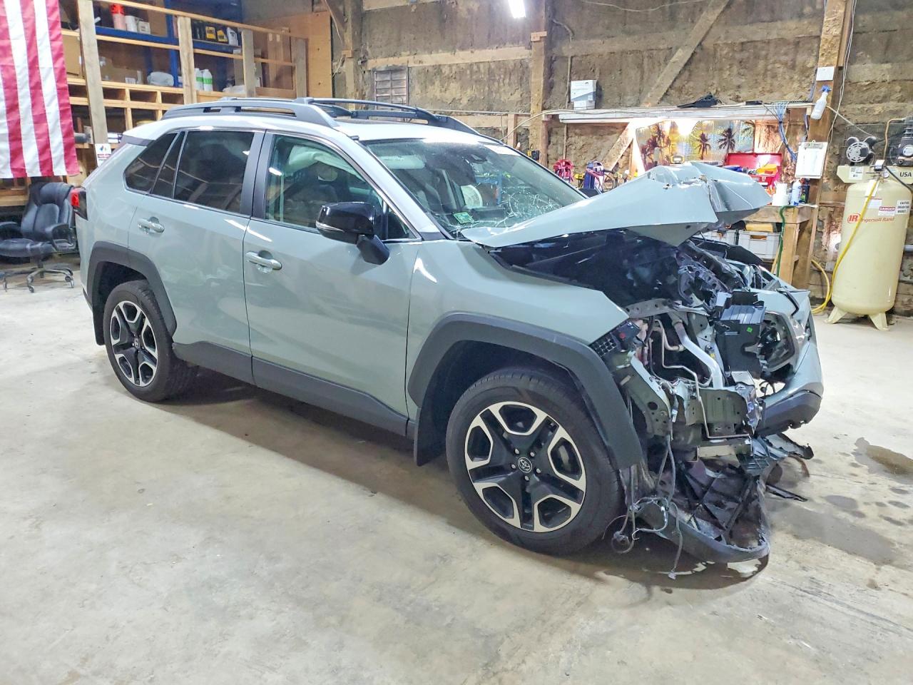 2T3J1RFV2KC017374 · 2019 TOYOTA RAV4 · 4/13
