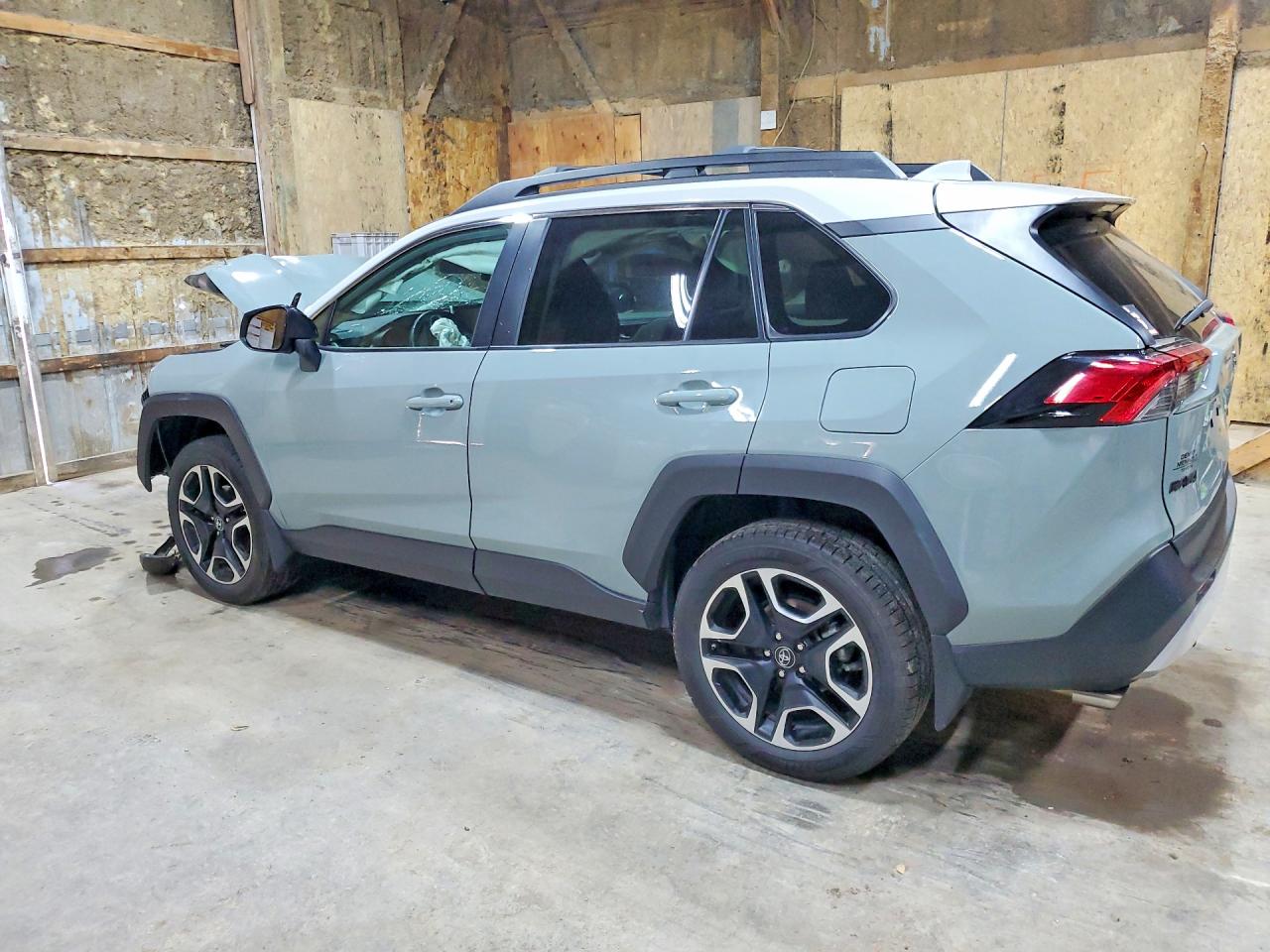 2T3J1RFV2KC017374 · 2019 TOYOTA RAV4 · 2/13