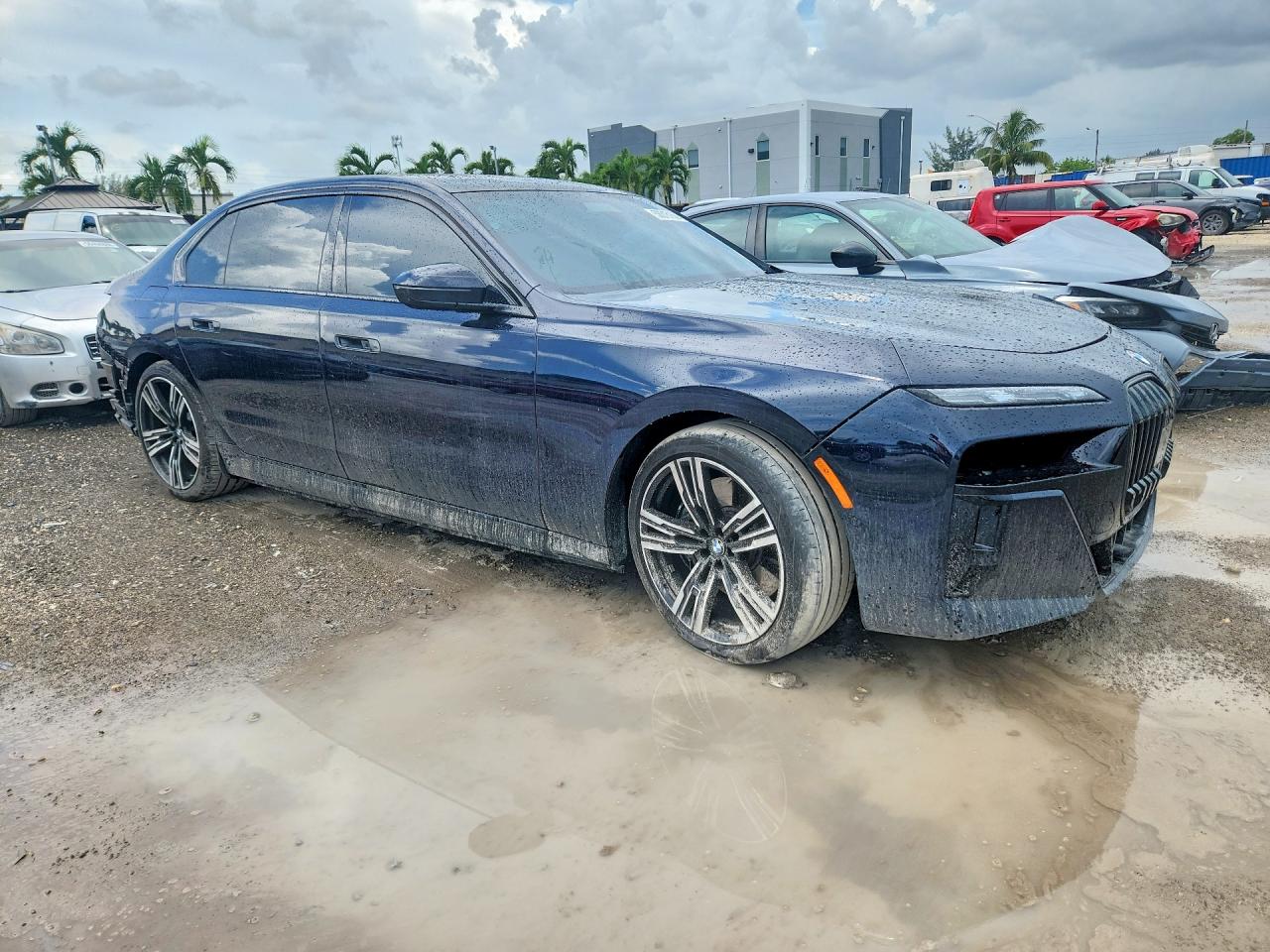 WBY53EJ05SCV16931 · 2025 BMW I7 · 4/13