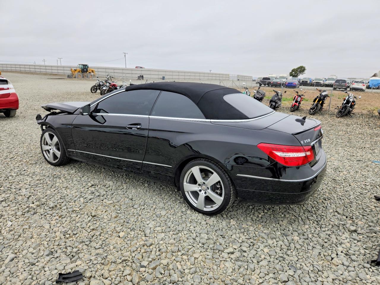 WDDKK5KFXDF201477 · 2013 MERCEDES-BENZ E · 2/13