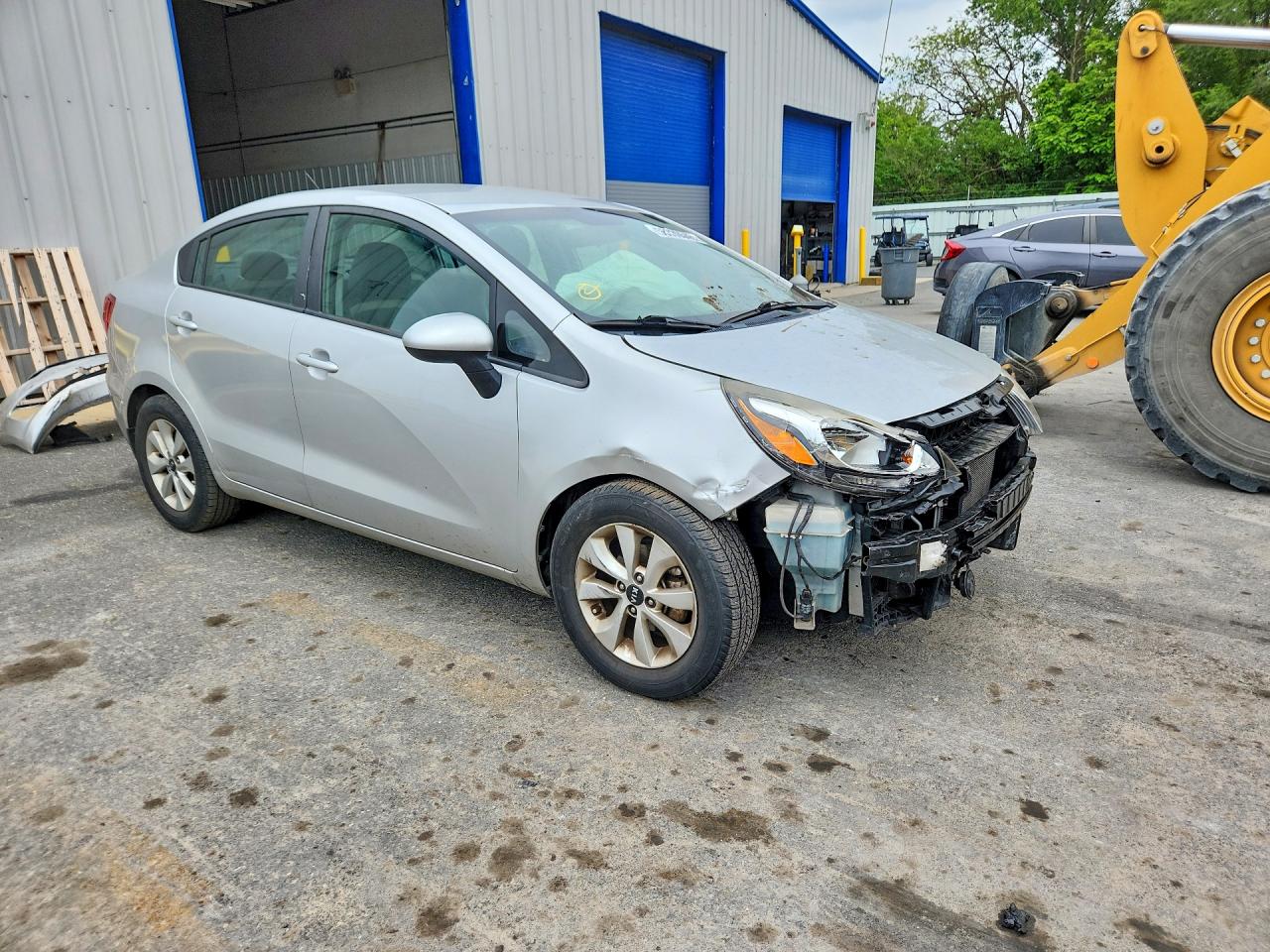 KNADM4A35H6062389 · 2017 KIA RIO · 4/13