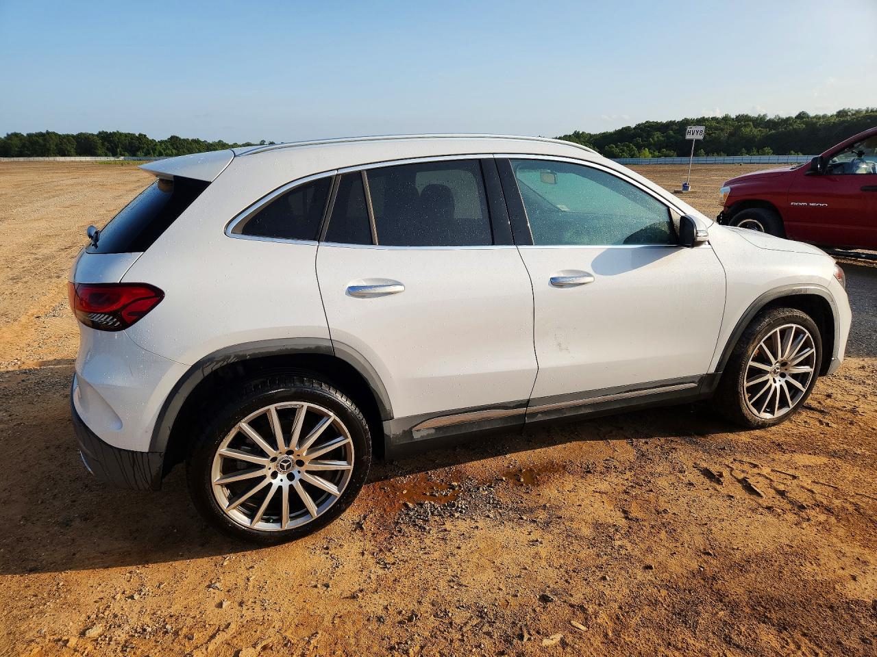 W1N4N4GB7NJ370275 · 2022 MERCEDES-BENZ GLA · 3/14
