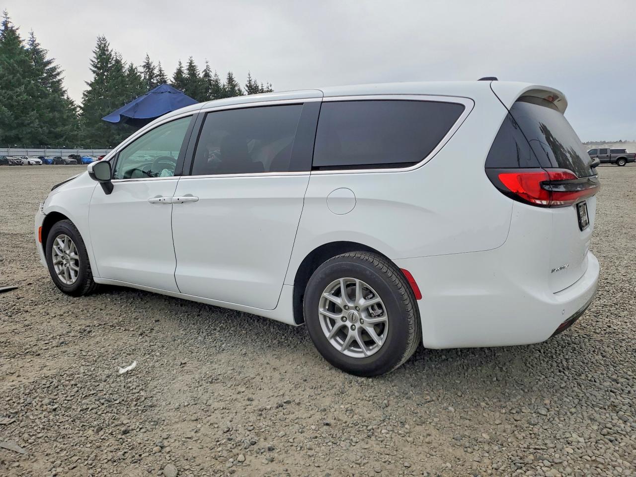 2C4RC1BG4PR560831 · 2023 CHRYSLER PACIFICA · 2/13