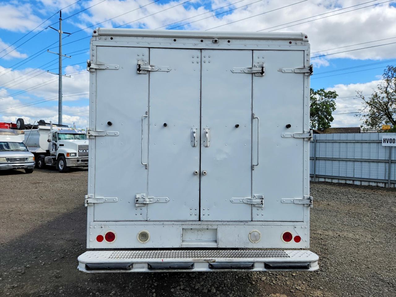 4UZAC2DV1GCHX0616 · 2016 FREIGHTLINER CHASSIS · 6/13