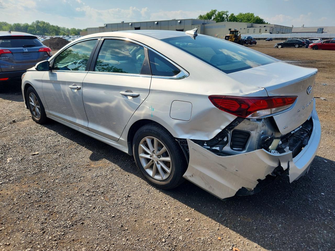 5NPE24AF4KH817052 · 2019 HYUNDAI SONATA · 2/12