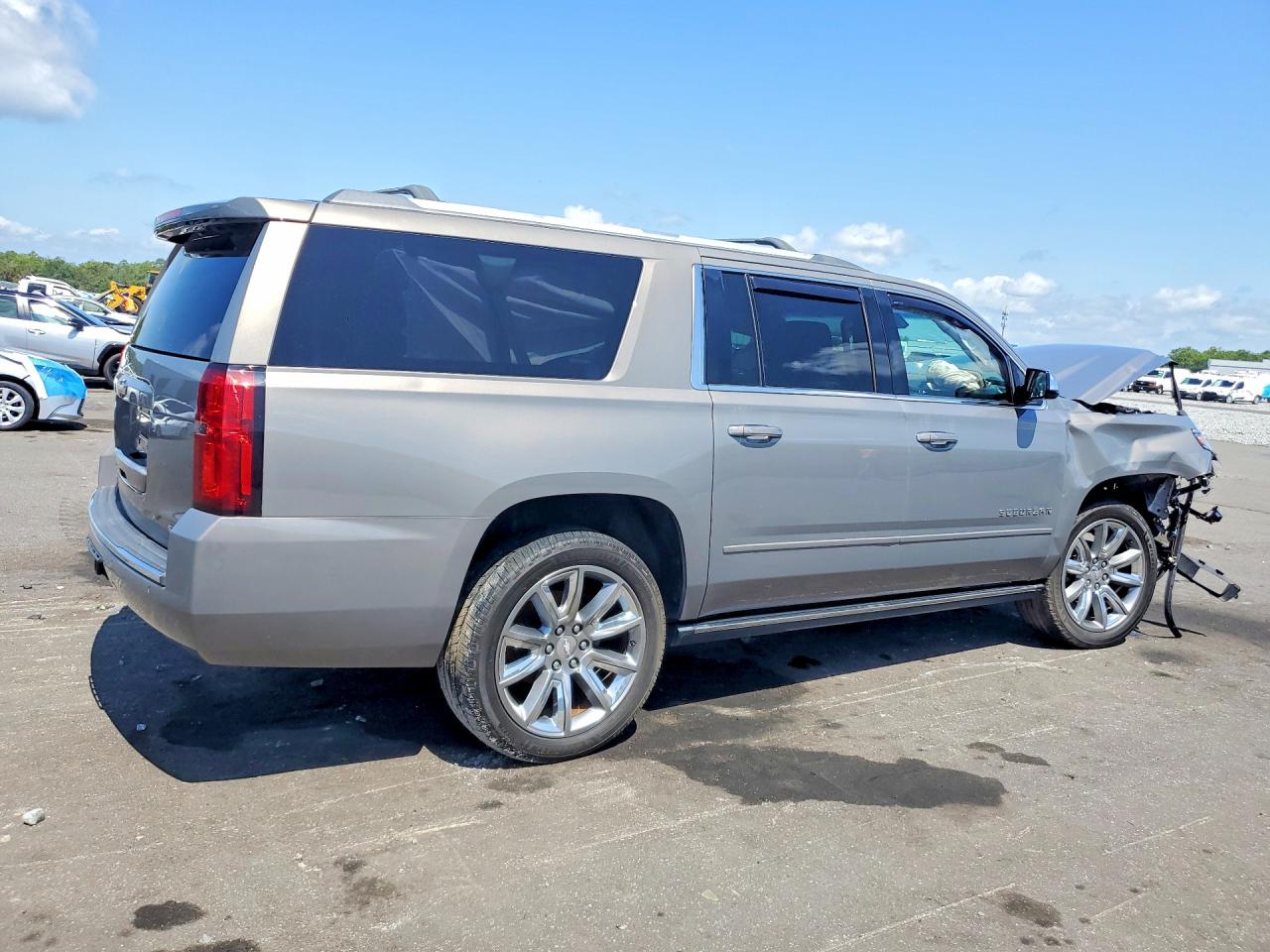 1GNSCJKC4HR343695 · 2017 CHEVROLET SUBURBAN · 3/13