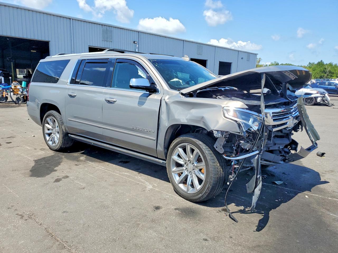 1GNSCJKC4HR343695 · 2017 CHEVROLET SUBURBAN · 4/13