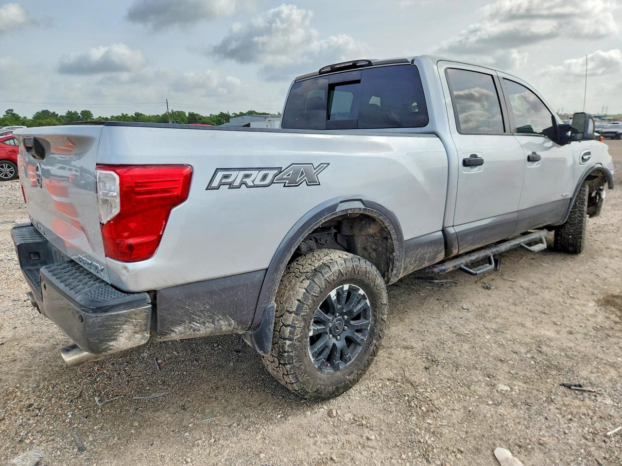 1N6AA1F44KN527950 · 2019 NISSAN TITAN XD · 3/13