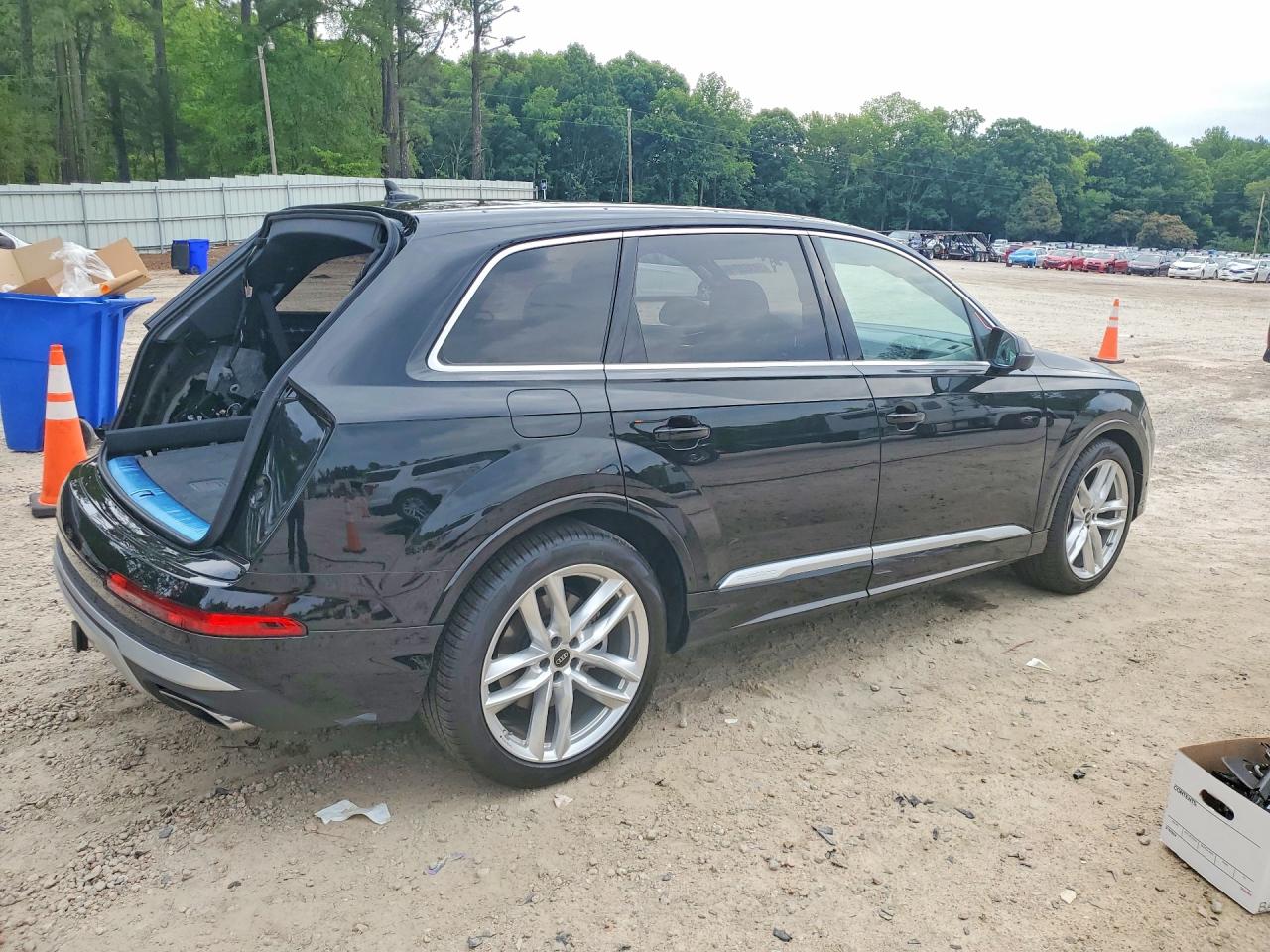 WA1LVBF7XSD031034 · 2025 AUDI Q7 · 3/13