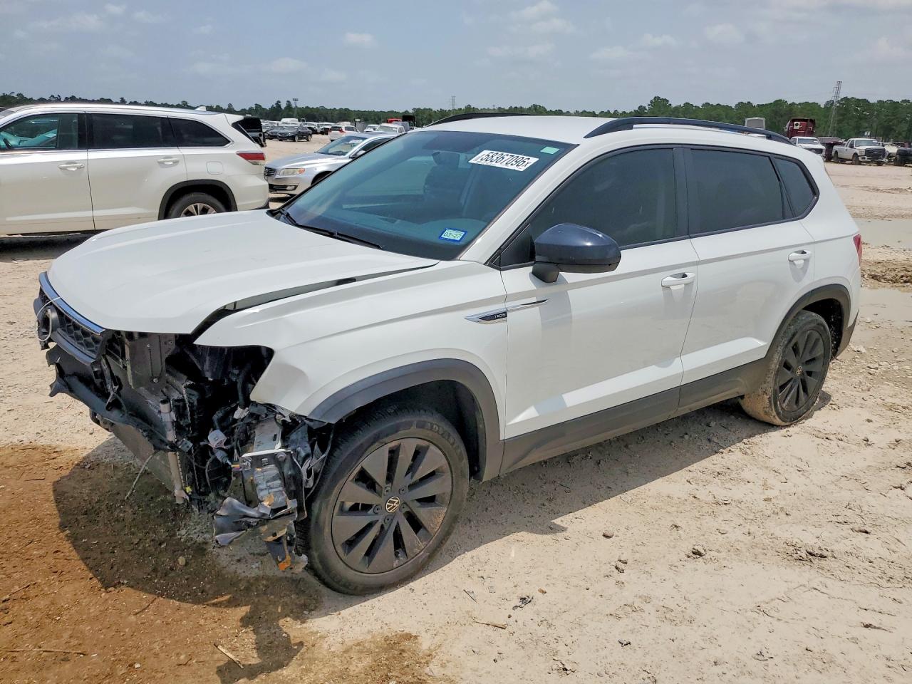 3VVCX7B2XNM014638 · 2022 VOLKSWAGEN TAOS