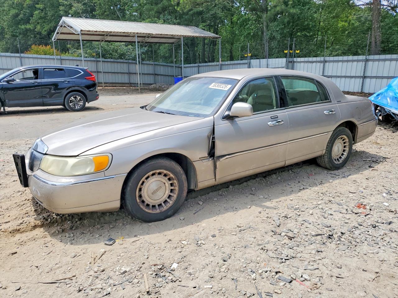 1LNHM81W12Y644826 · 2002 LINCOLN TOWN CAR