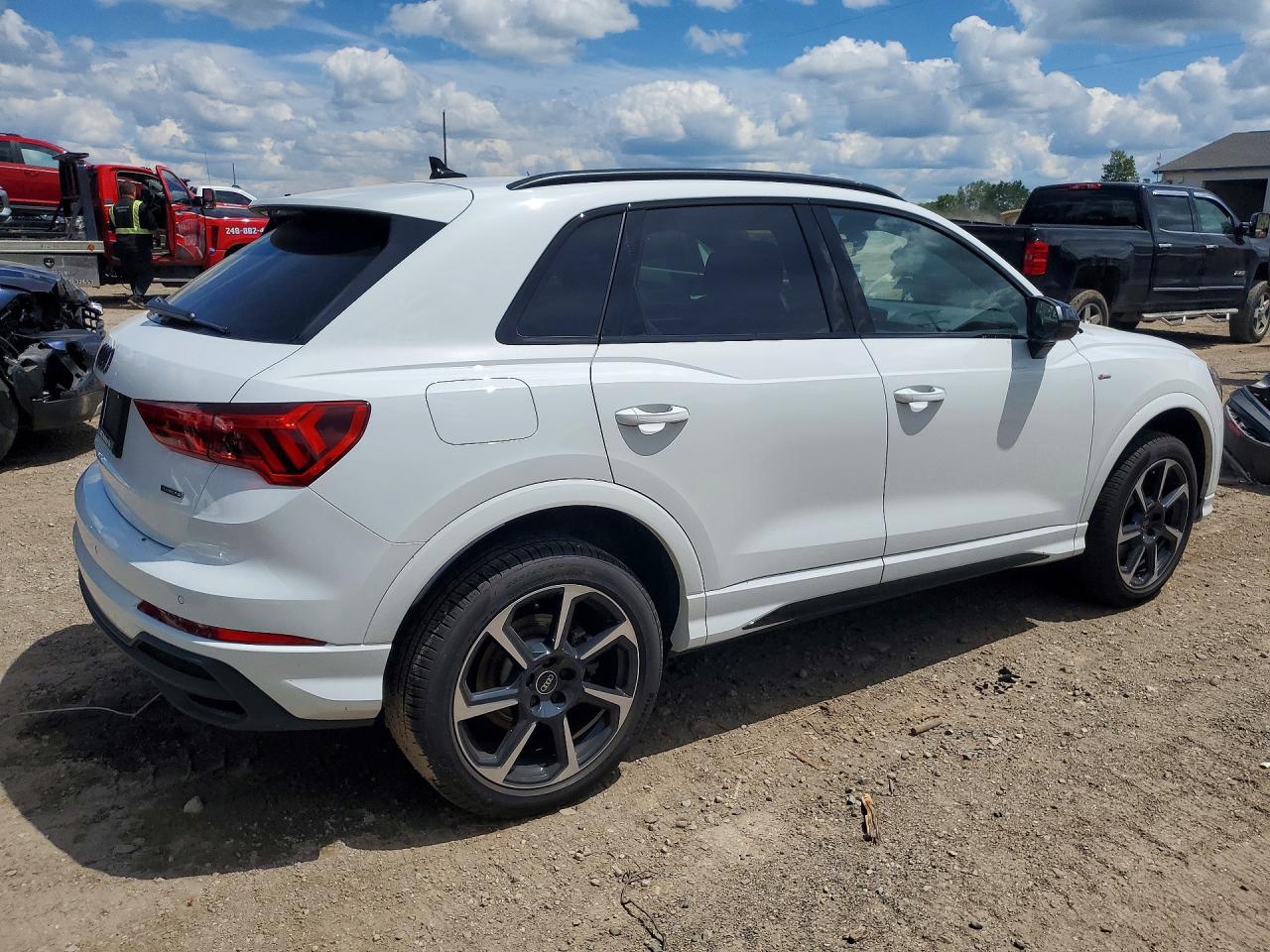 WA1EECF35S1108244 · 2025 AUDI Q3 · 3/13
