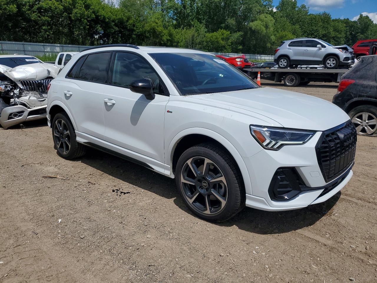 WA1EECF35S1108244 · 2025 AUDI Q3 · 4/13
