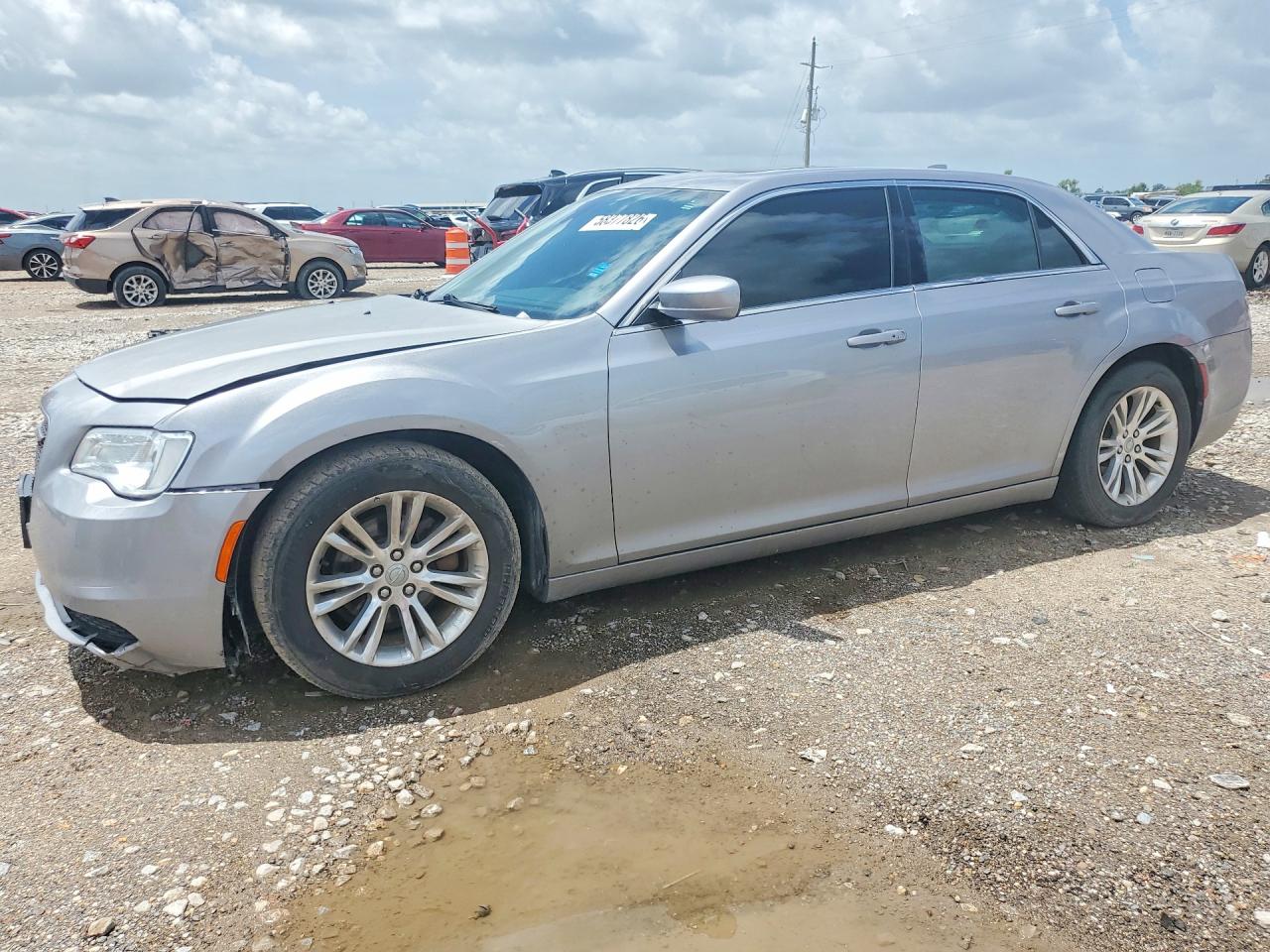 2C3CCAAG6HH662103 · 2017 CHRYSLER 300
