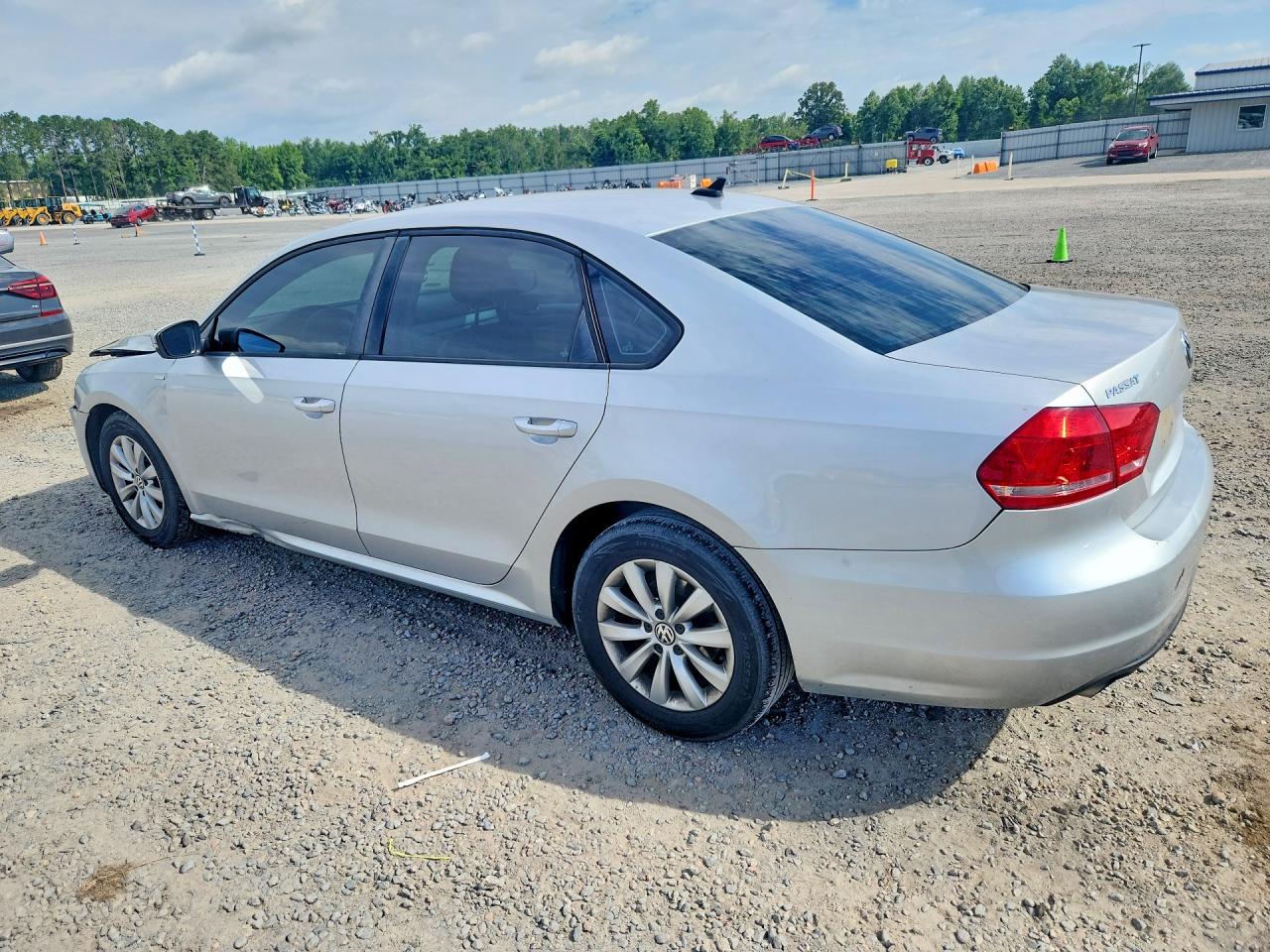 1VWAH7A35DC140268 · 2013 VOLKSWAGEN PASSAT · 2/12