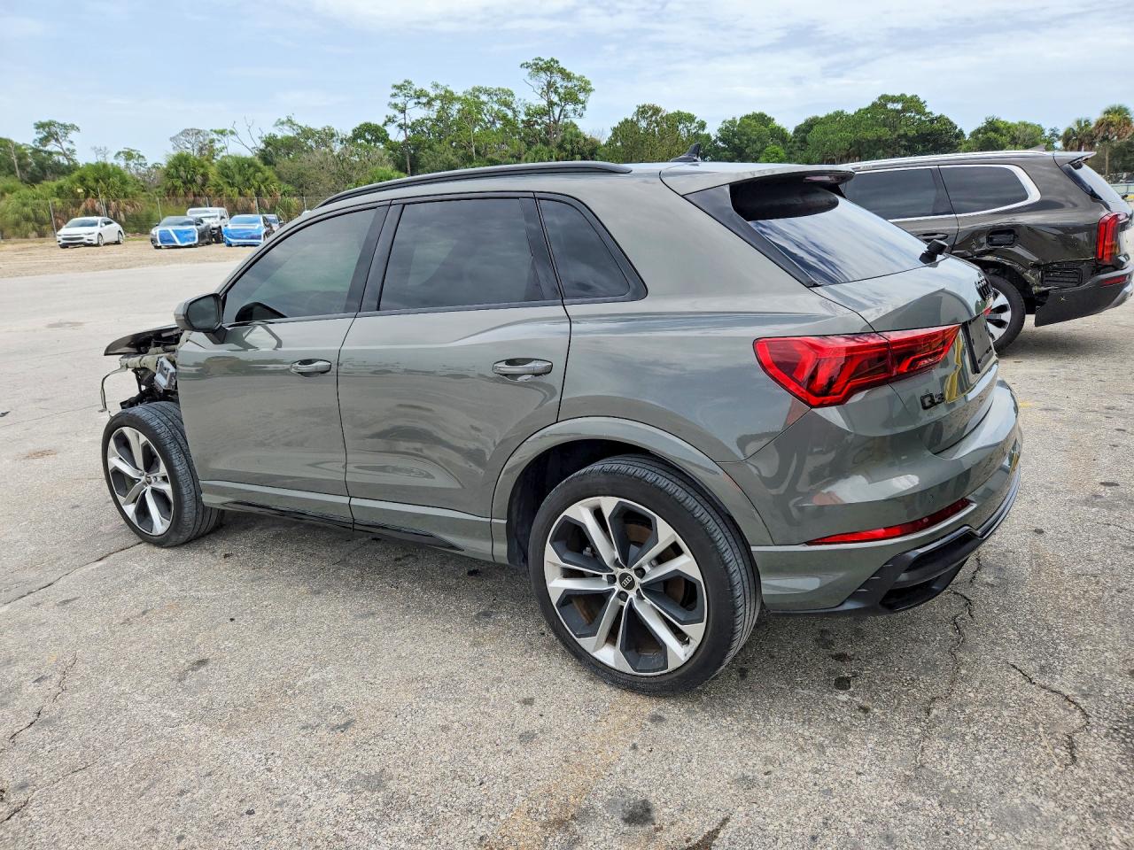 WA1EECF35N1118809 · 2022 AUDI Q3 · 2/14