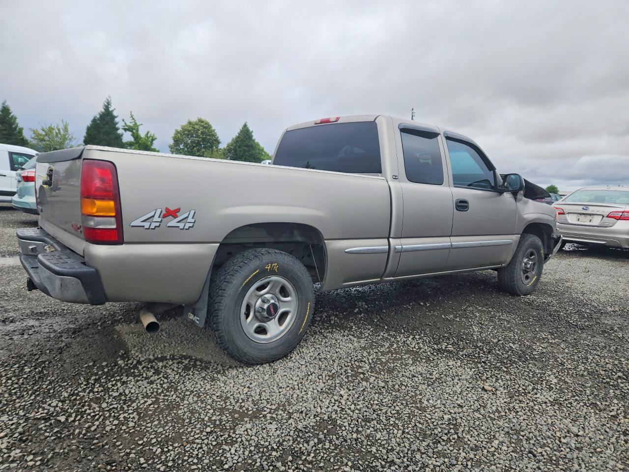 2GTEK19T711348483 · 2001 GMC NEW SIERRA · 3/13