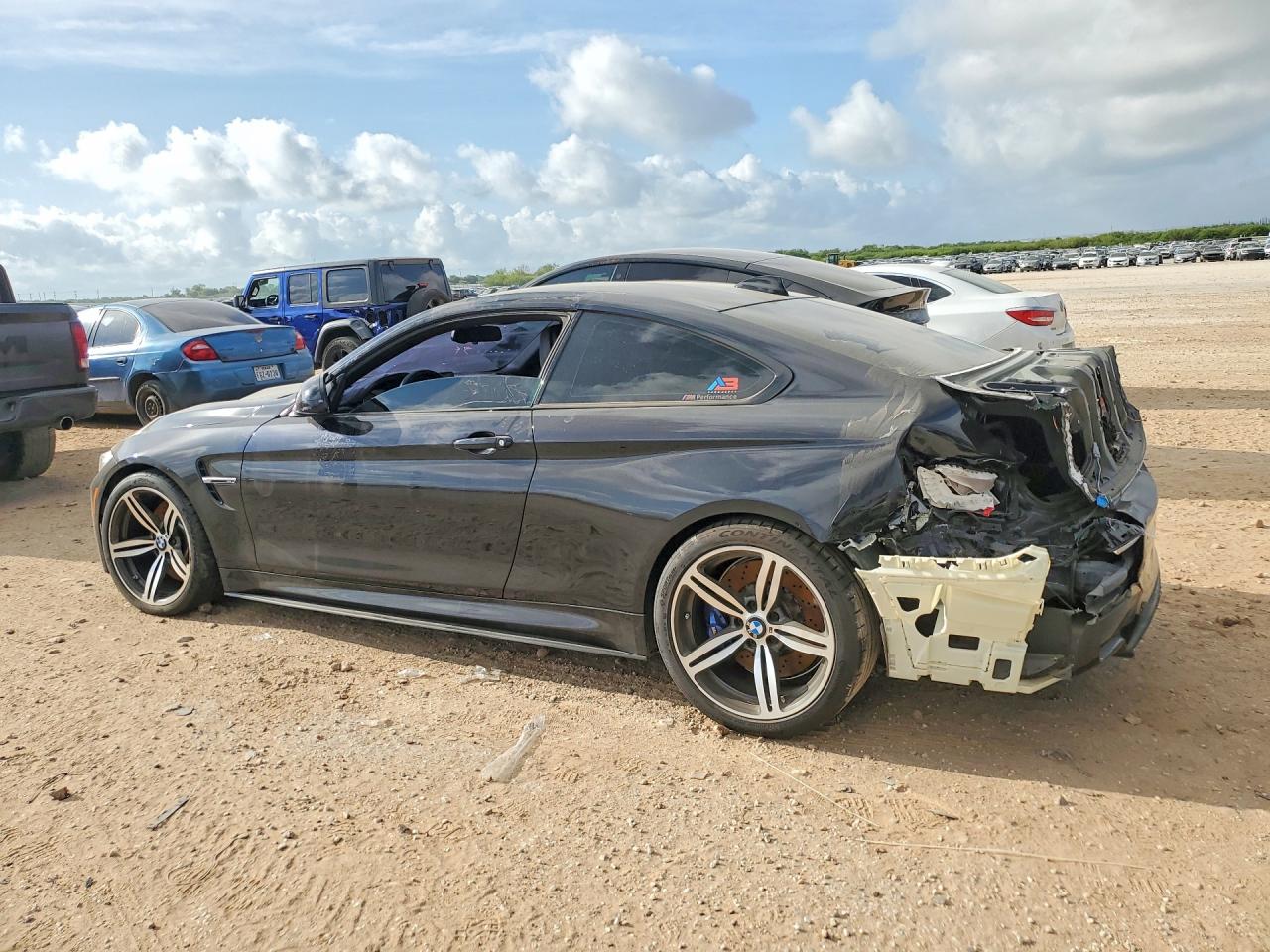 WBS3R9C50GK335958 · 2016 BMW M4 · 2/13