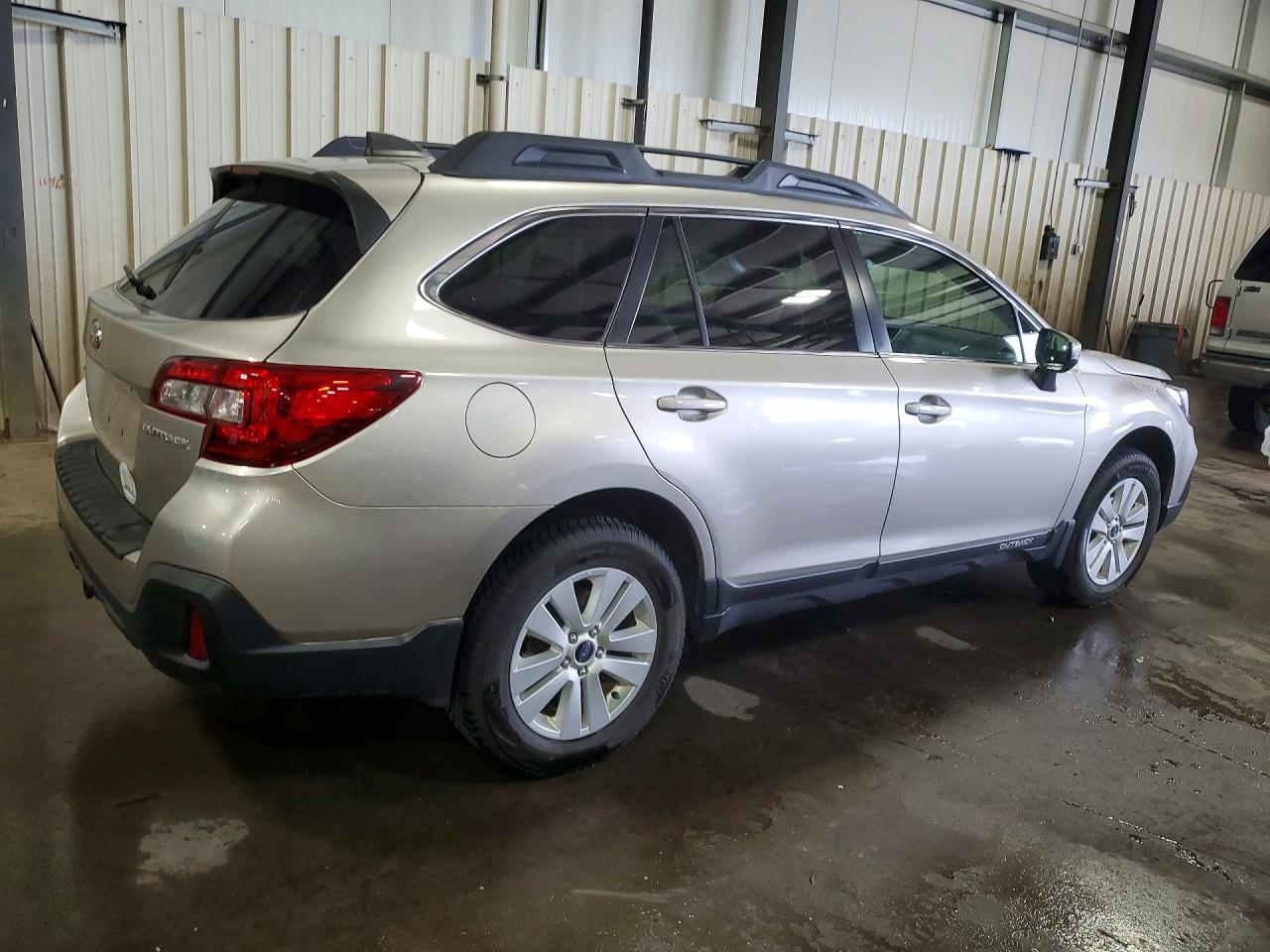 4S4BSAHC6J3216972 · 2018 SUBARU OUTBACK · 3/13