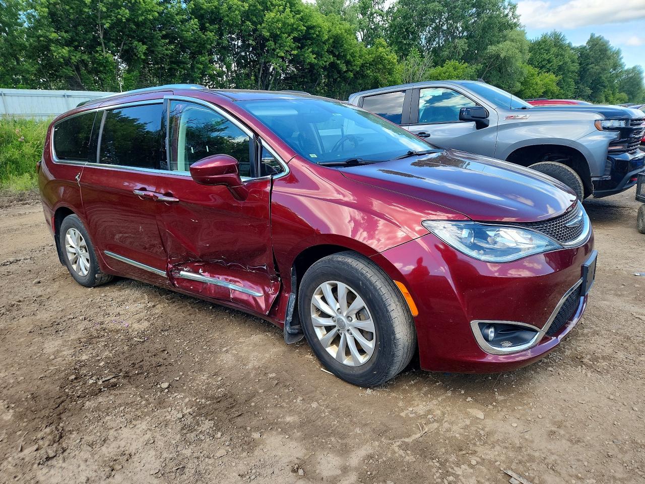 2C4RC1BG7JR233556 · 2018 CHRYSLER PACIFICA · 4/13