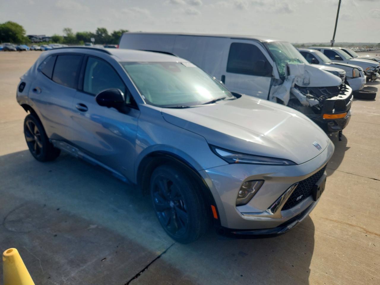 LRBFZPE42RD059611 · 2024 BUICK ENVISION · 4/14