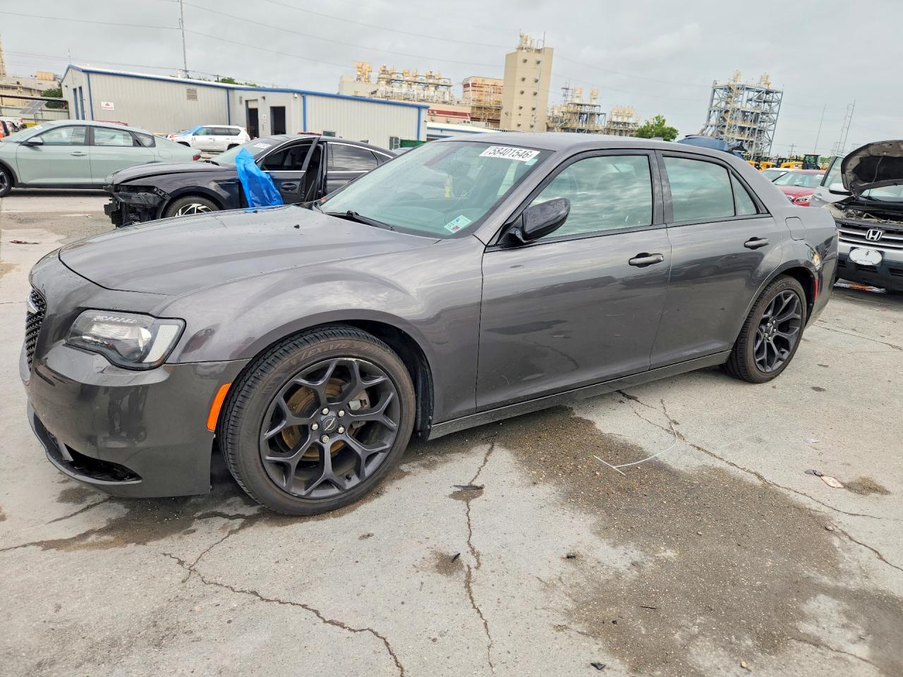2C3CCAAG6KH589869 · 2019 CHRYSLER 300