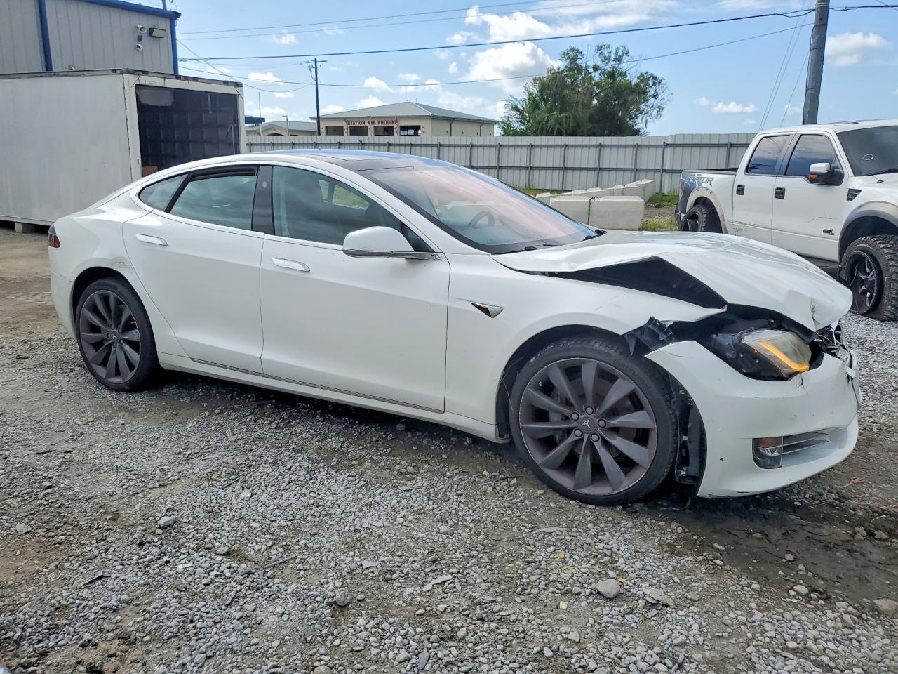 5YJSA1E29HF184535 · 2017 TESLA MODEL S · 4/12